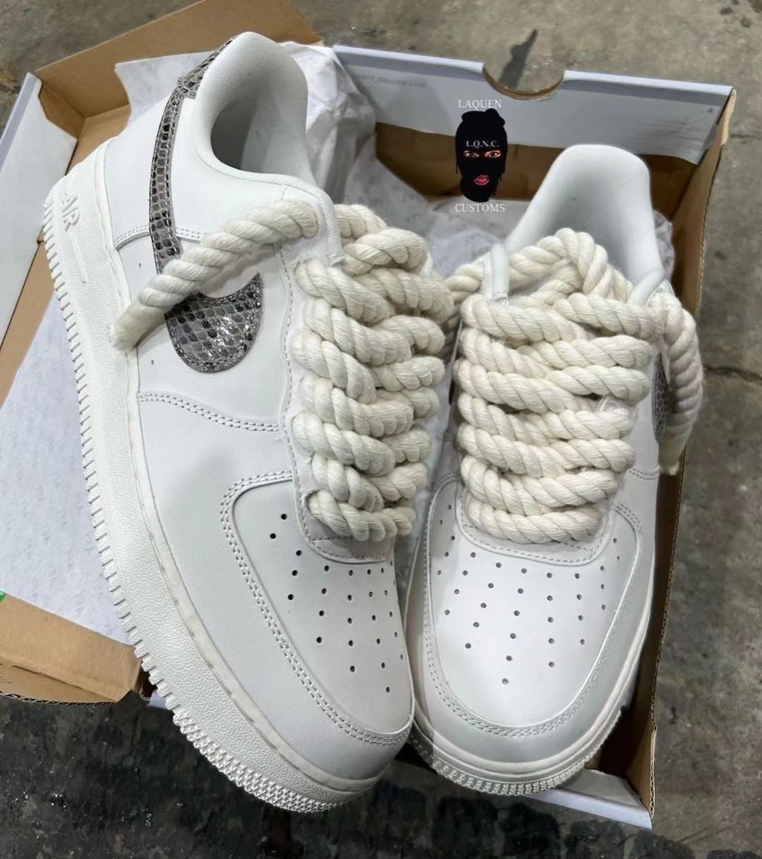 EXTRA LACE REFLECTIVE SWOOSH CUSTOM AIR FORCE 1 - Image 2
