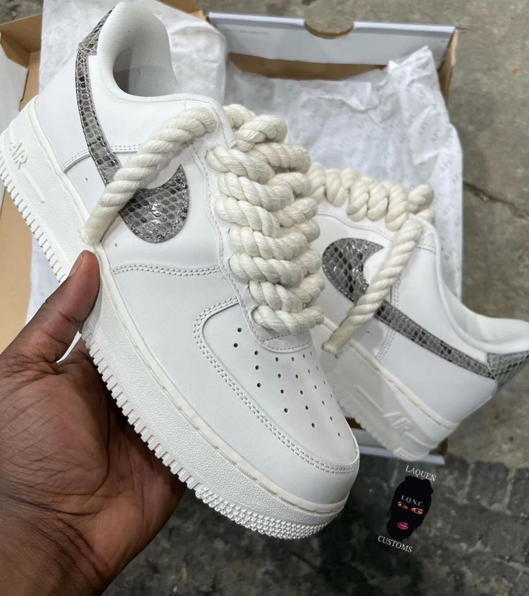 EXTRA LACE REFLECTIVE SWOOSH CUSTOM AIR FORCE 1 - Image 4