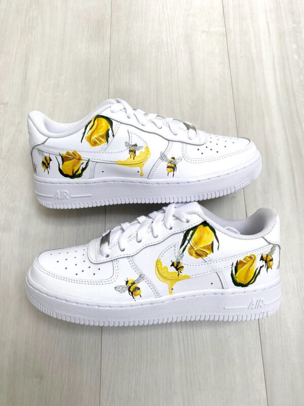 BEE AND FLOWER CUSTOM AIR FORCE 1
