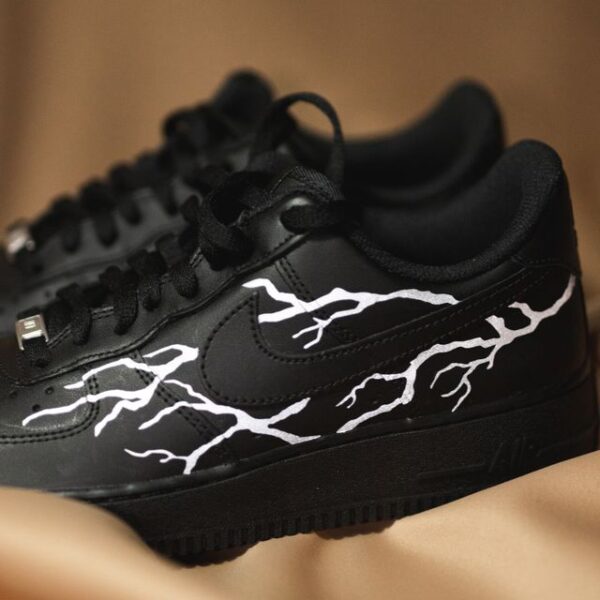 Reflective Lightning